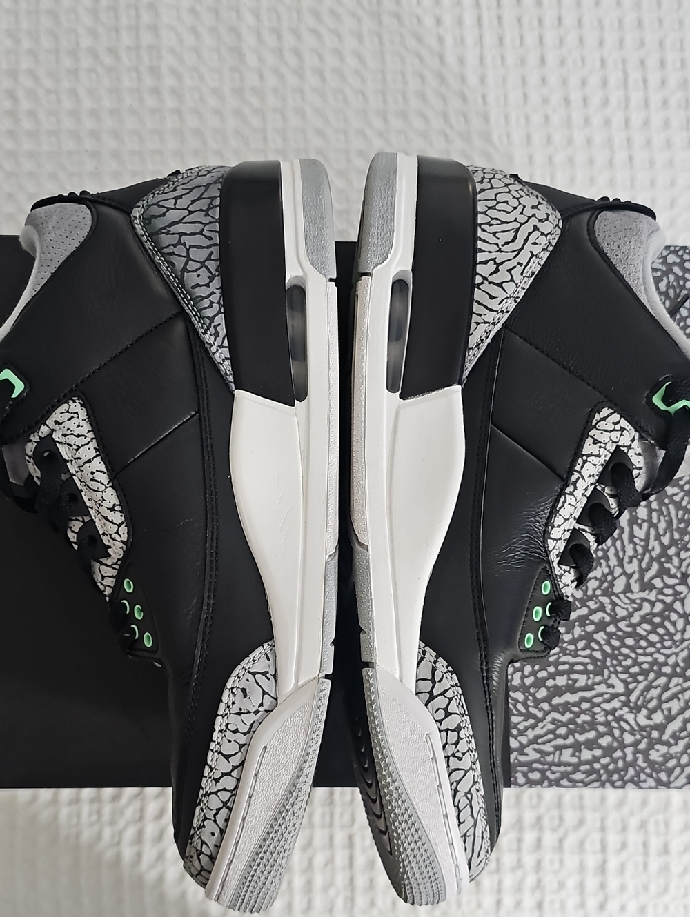 Air Jordan 3 Retros 12.5 Men's Leather Sneakers with Mint Accents - Picture 3 of 7